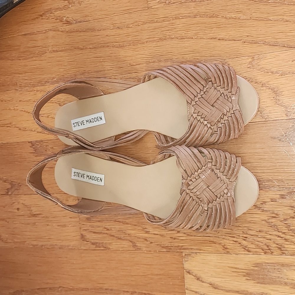 Brown steve madden sandals